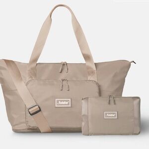 Foldie beige travel bag